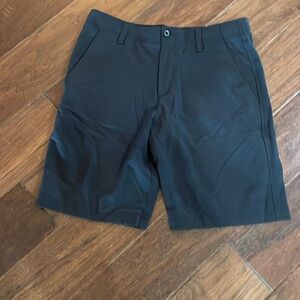 Boys black youth large Under Armour golf shorts, adjustable waistband.